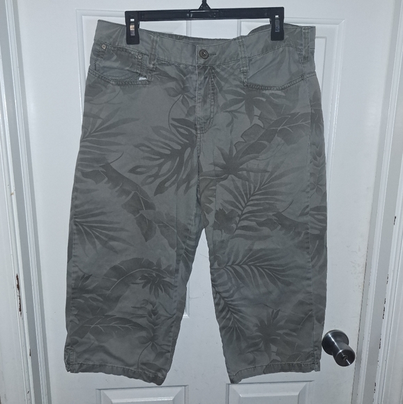 Faded Glory Green/Gray Tropical Print Bermuda Shorts Womens 8 100% Cotton - Picture 8 of 8